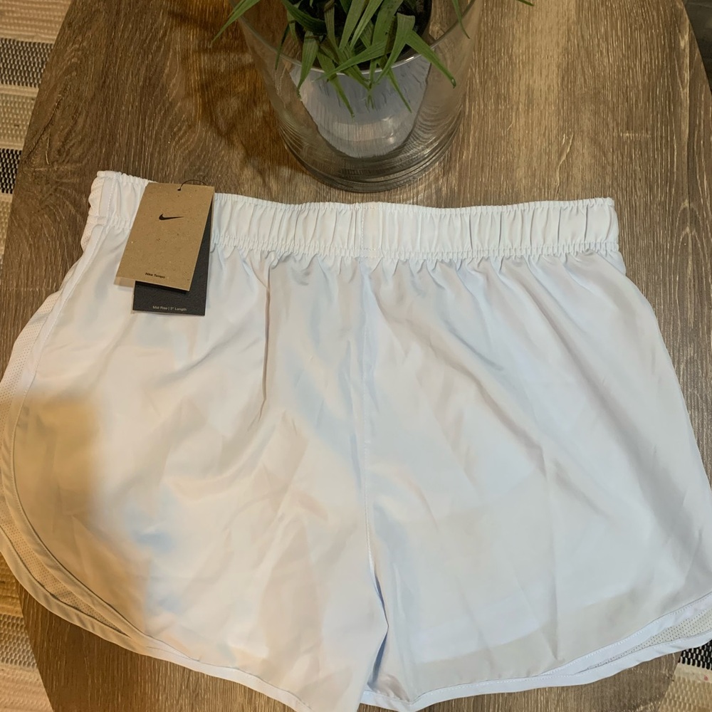 Nike Tempo Women's Light Blue Running Shorts Size Large NWT - Picture 2 of 8